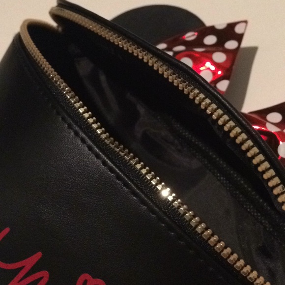 Disney Minnie Mouse Bow Fanny Pack Belt Bag Black - Picture 6 of 8